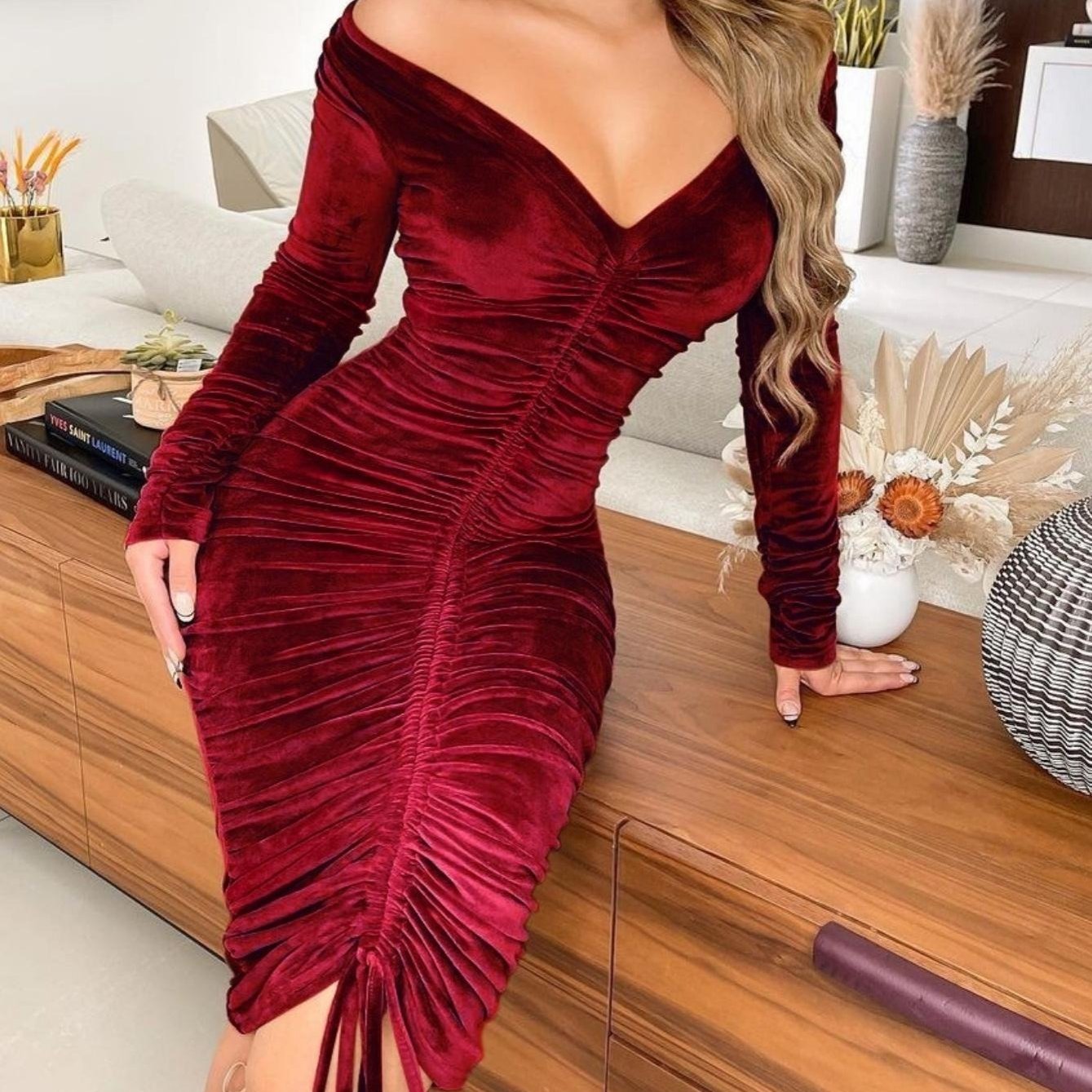 Women's Dresses V Neck Off The Shoulder Velvet Ruched Mid-length Dresses