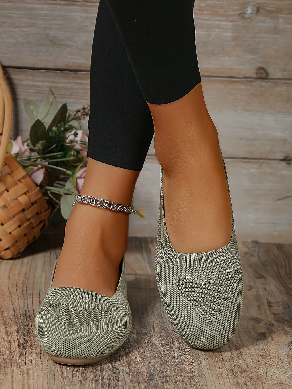Four Seasons Large Size Women's Shoes New Breathable Casual Flat Soft Sole Comfortable Anti-slip Slip-on Lazy Shoes