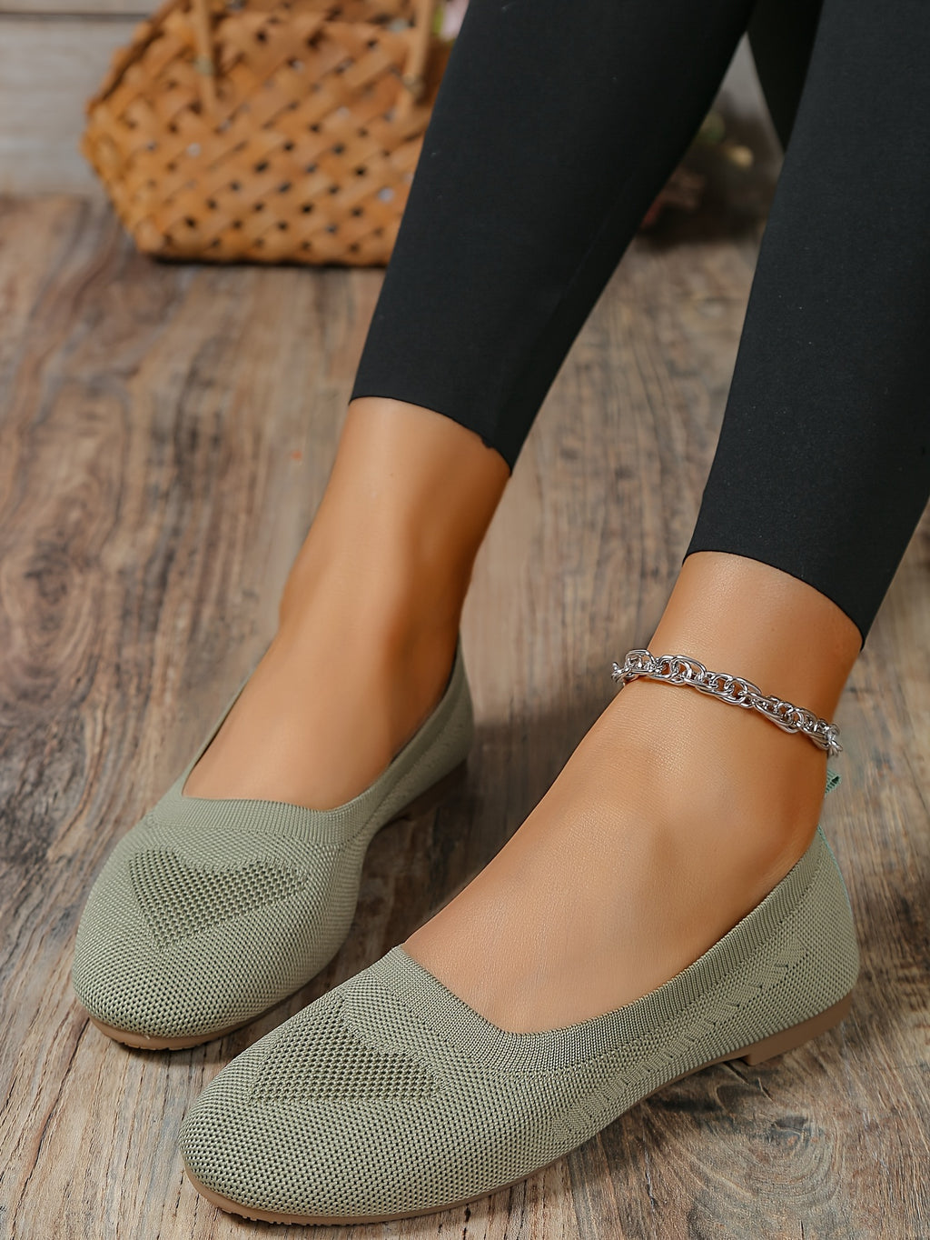 Four Seasons Large Size Women's Shoes New Breathable Casual Flat Soft Sole Comfortable Anti-slip Slip-on Lazy Shoes
