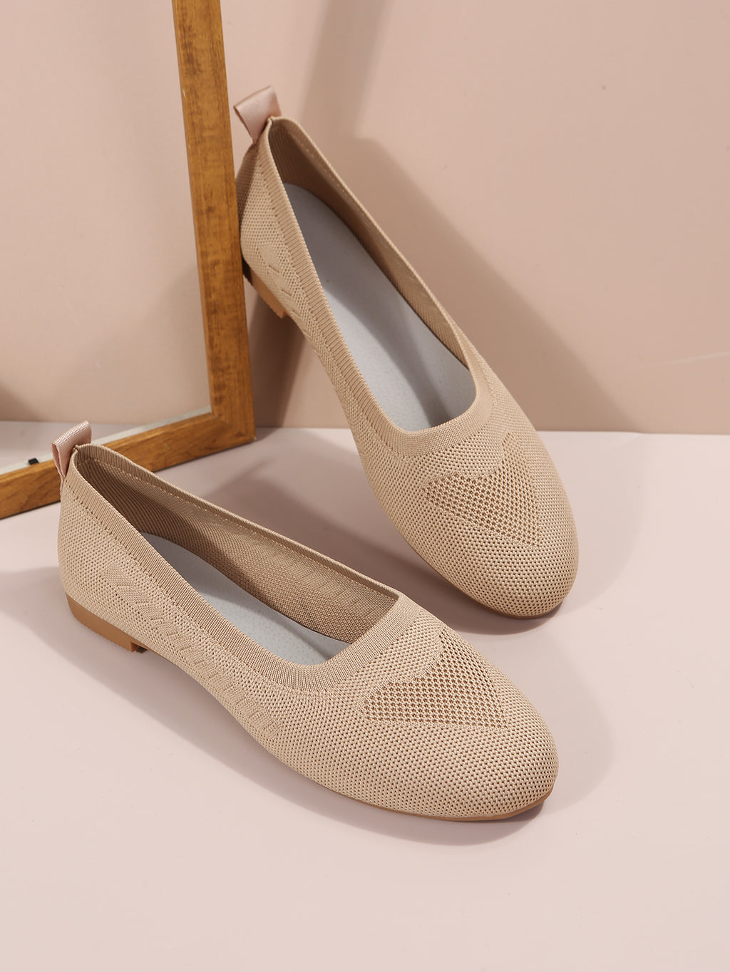 Four Seasons Large Size Women's Shoes New Breathable Casual Flat Soft Sole Comfortable Anti-slip Slip-on Lazy Shoes