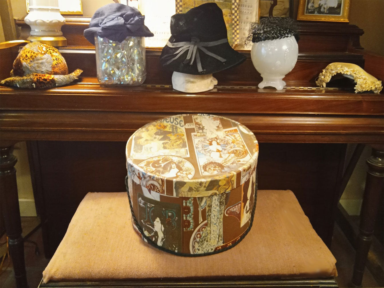vintage-hats-hat-box-hg-3